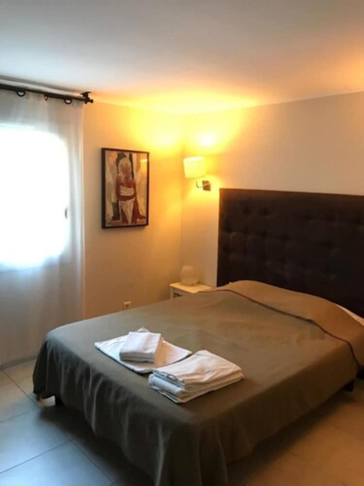 Hotel Le Medieval Эг-Морт Экстерьер фото