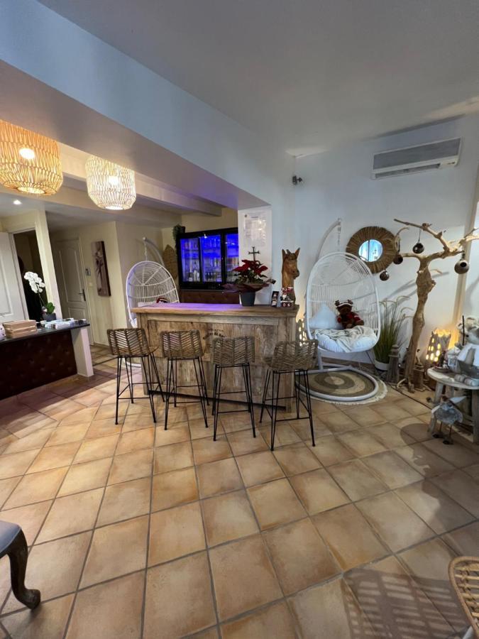 Hotel Le Medieval Эг-Морт Экстерьер фото