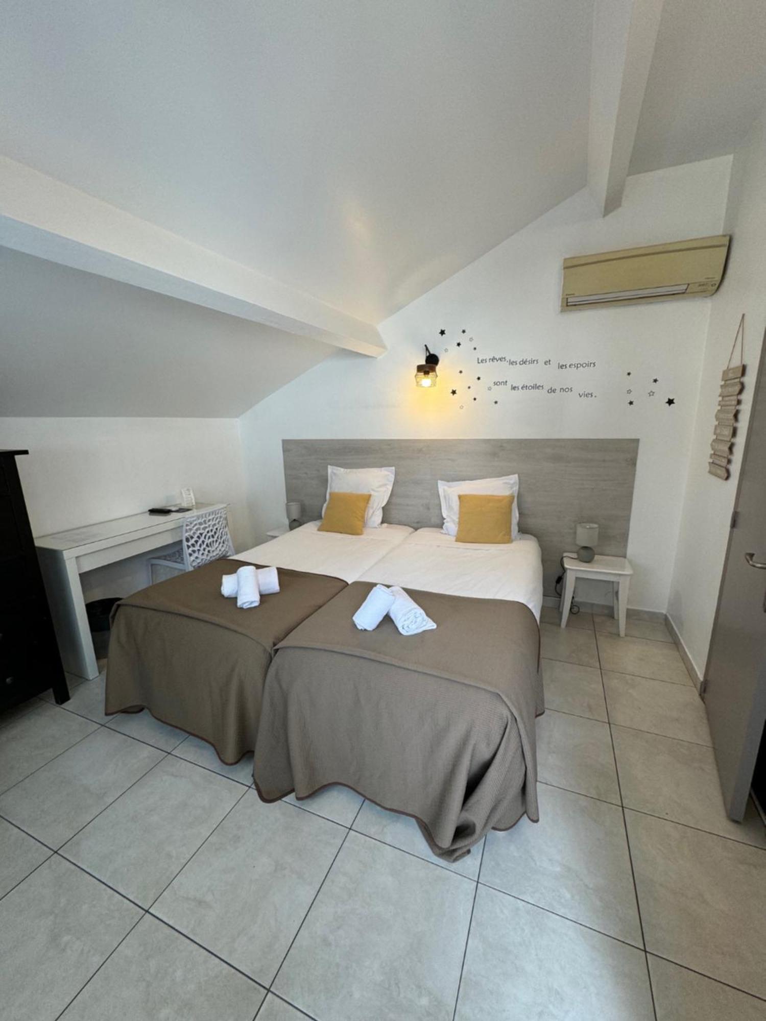 Hotel Le Medieval Эг-Морт Экстерьер фото