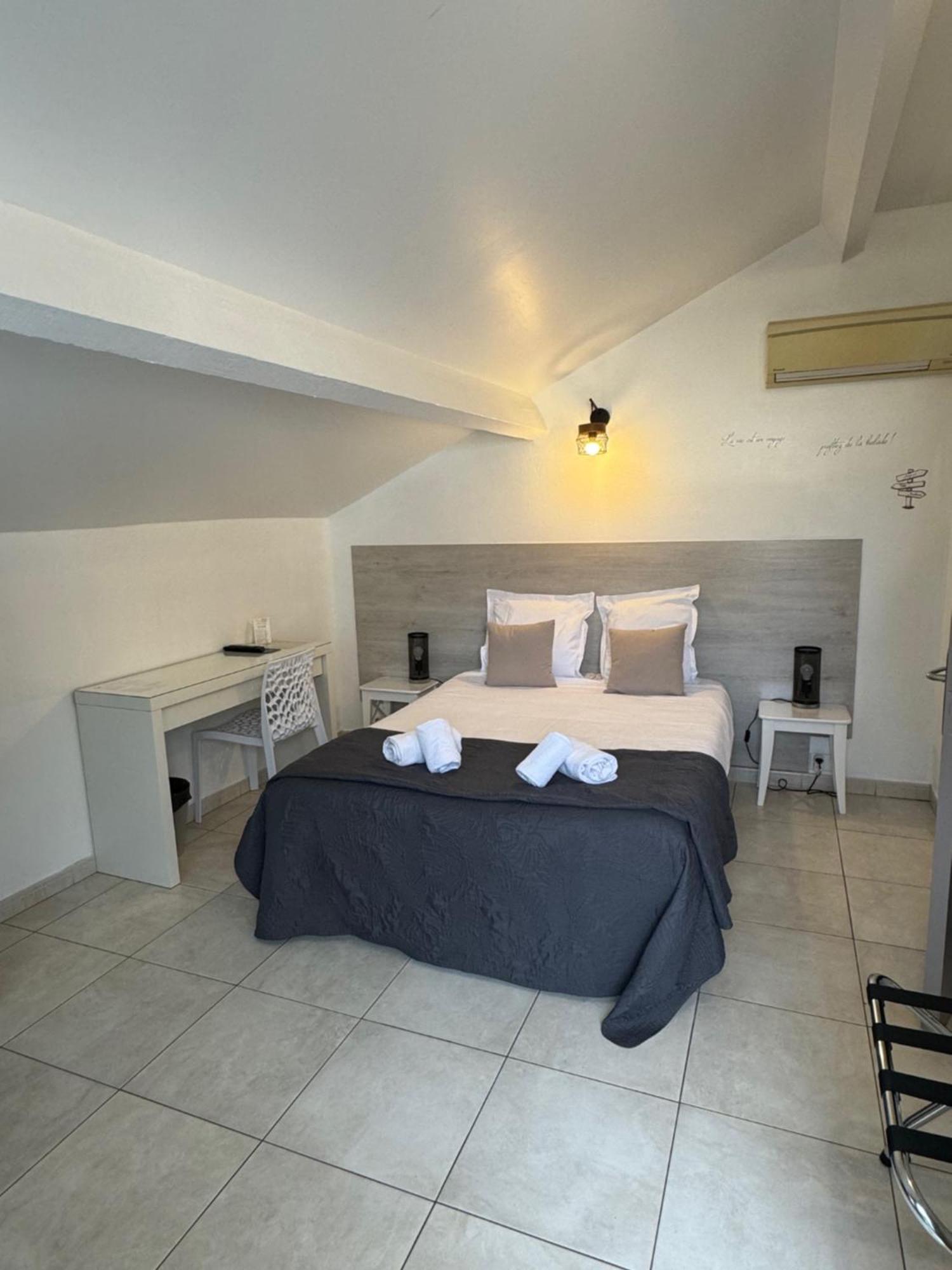 Hotel Le Medieval Эг-Морт Экстерьер фото