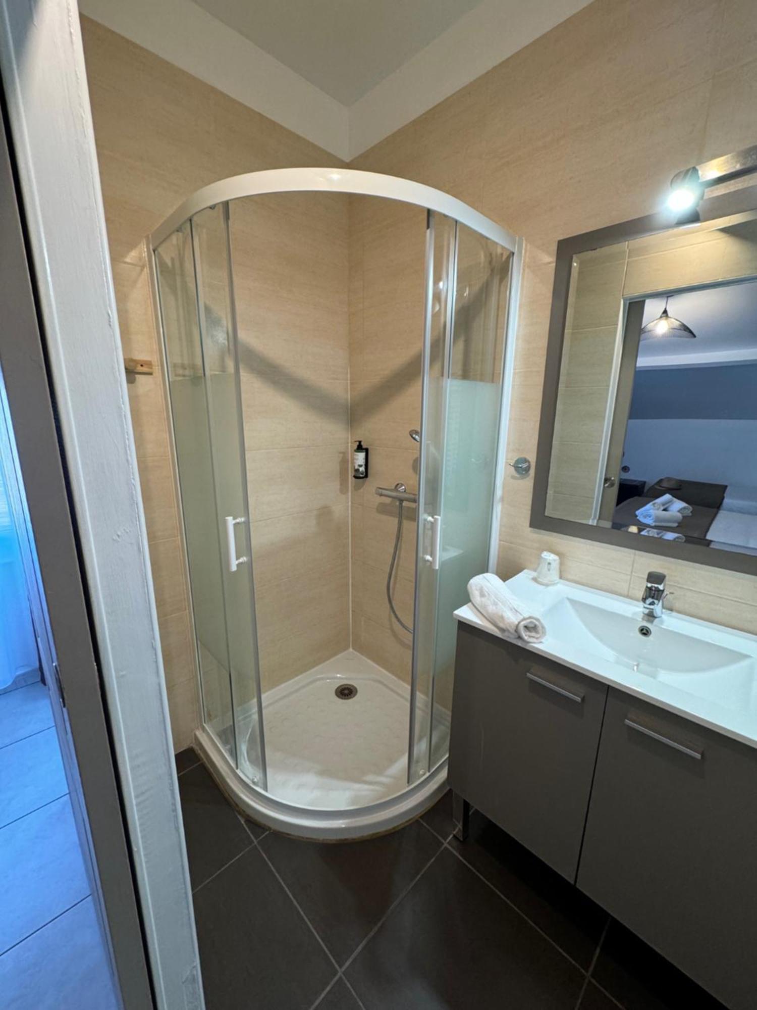 Hotel Le Medieval Эг-Морт Экстерьер фото
