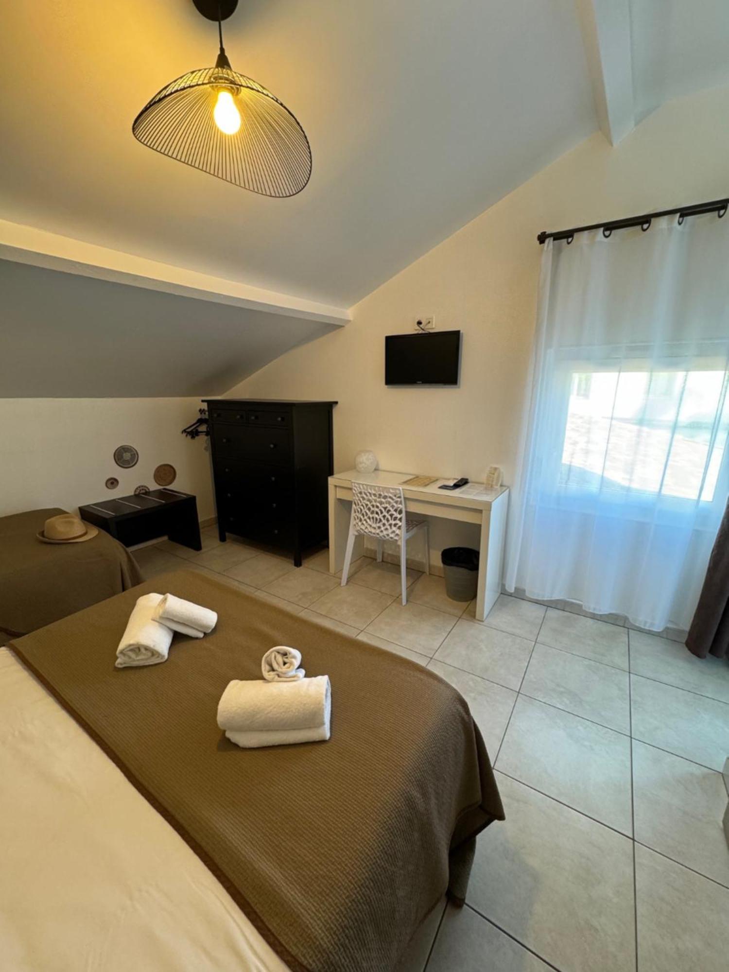 Hotel Le Medieval Эг-Морт Экстерьер фото