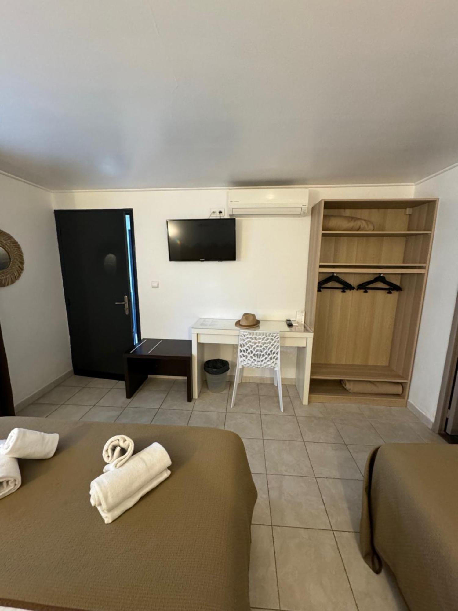 Hotel Le Medieval Эг-Морт Экстерьер фото