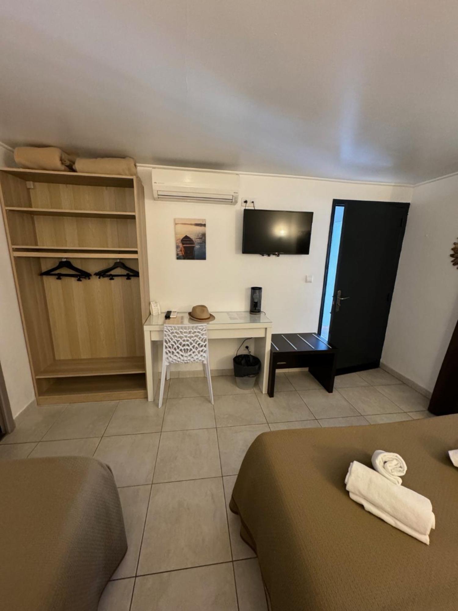 Hotel Le Medieval Эг-Морт Экстерьер фото