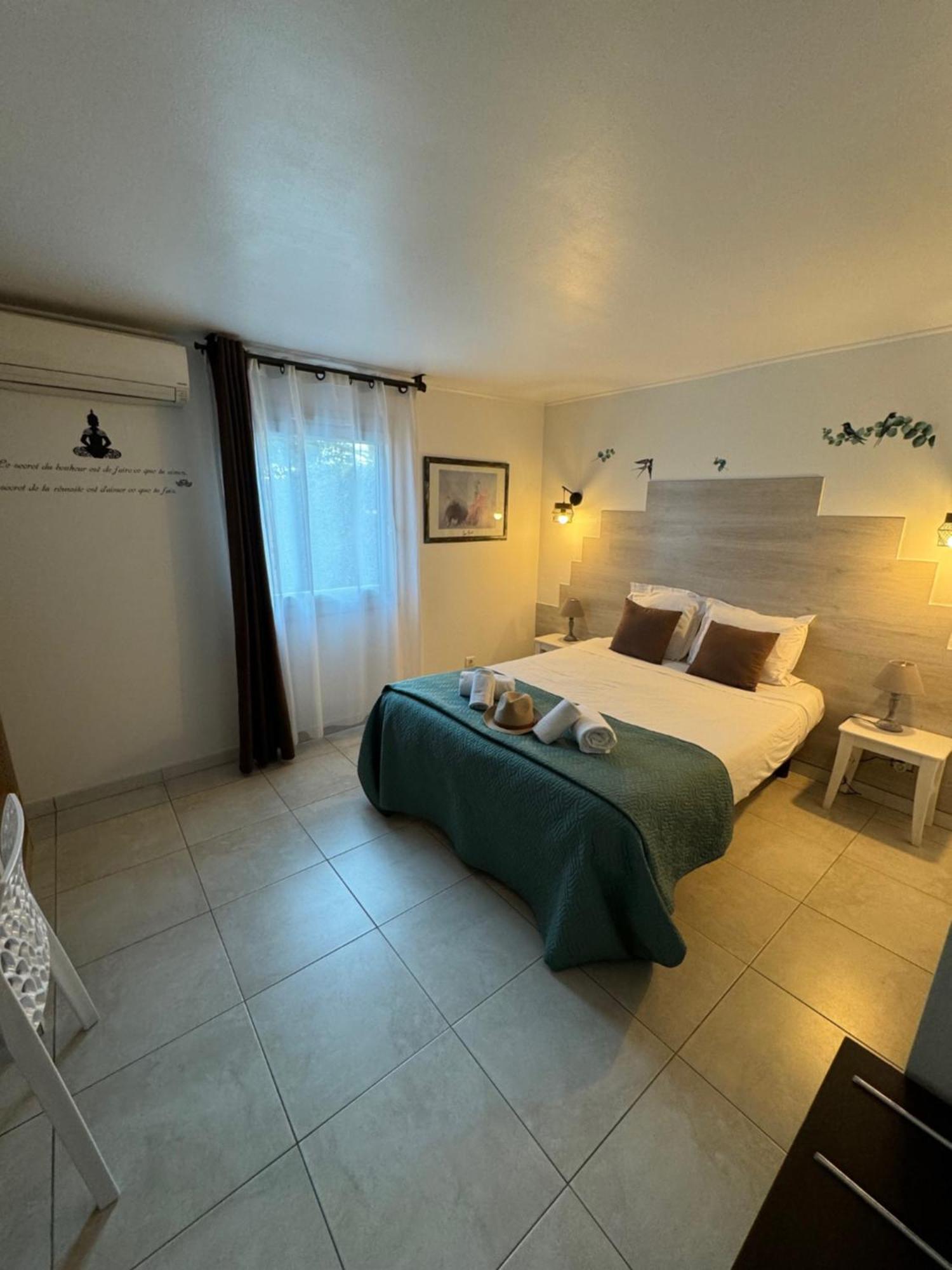 Hotel Le Medieval Эг-Морт Экстерьер фото