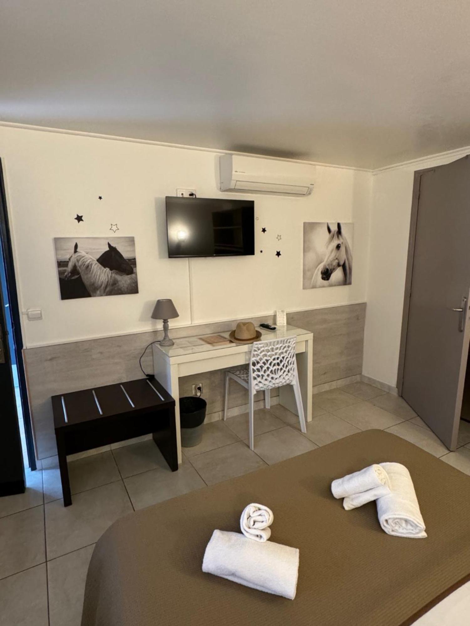 Hotel Le Medieval Эг-Морт Экстерьер фото
