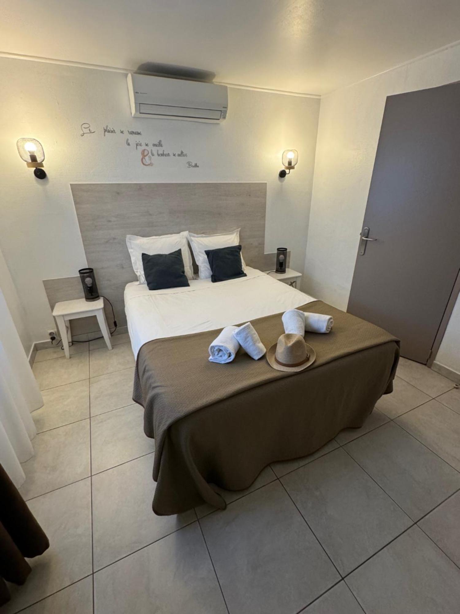 Hotel Le Medieval Эг-Морт Экстерьер фото